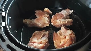 será que frango fica crocante na air fryer?