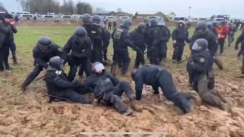🤣German police launched an attack on environmental activists demanding the closure of a coal mine