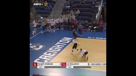 Amazing! During the first round Women’s NCAA Tournament contest between Houston and South Dakota in