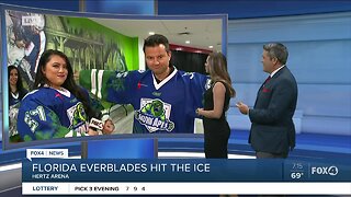 Dress like a Everblades ice hockey player for Saturday game