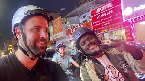 Live nightlife in Vietnam with a Kenyan subscriber! 🇻🇳🇰🇪