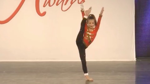 6-year-old girl delivers incredible dance solo