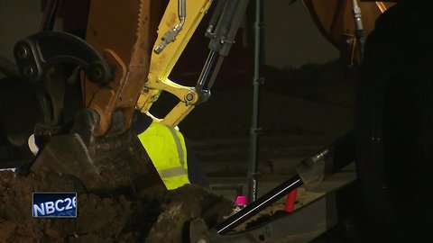 Crews in Fond Du Lac work overnight to repair gas leak