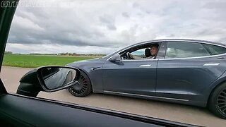 DRAG RACE 680 HP Porsche Taycan Turbo vs "825 HP" Tesla Model S Performance 2021 brand new ROLL RACE