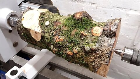 Woodturning - Apple Log to Vase