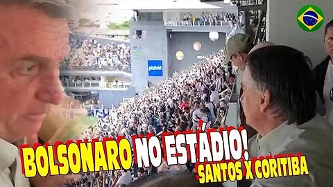 Bolsonaro assiste a Santos x Curitiba pelo Brasileirão e depois recebe carinho de uma criança