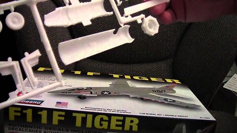 1/48 Lindberg F11F Tiger Review/Preview