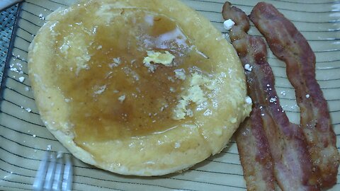 Banana pancakes & bacon