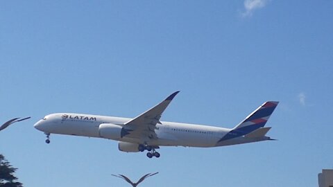 Airbus A350 PR-XTC na final antes de pousar em Manaus vindo de Guarulhos 19022021