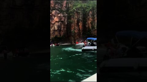 A WALL OF ROCK FELL ON BOATERS IN BRAZIL LAKE