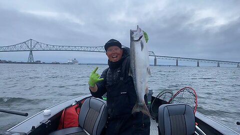 LIVE Buoy 10 Salmon Fishing! The Last Hooray!!