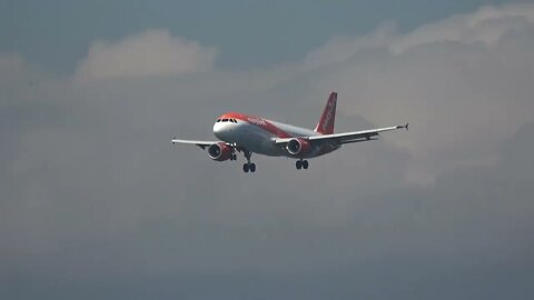 Landing at Gibraltar from London Gatwick easyJet EZY8901 PLANE SPOTTING, Extreme Airport, 4K