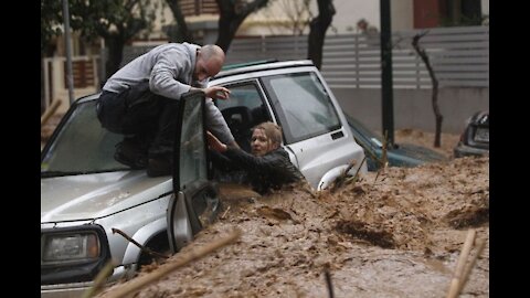 CARS Vs Dangerous Flooded Rivers