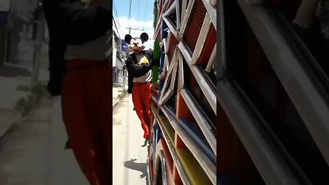 FOFÃO E MICKEY MOUSE DANÇANDO PASSINHOS NA CARRETA DA ALEGRIA TRIPLO X, LIKE