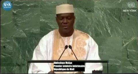 Abdoulaye Maïga le premier Ministre du Mali, aux Nations-Unies, répète 3 fois une phrase...