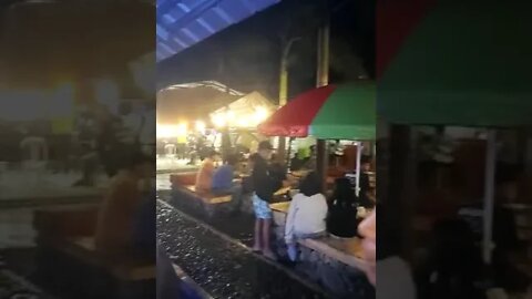 ngopi di kuliner cibatu garut,sambil mendengarkan lagu , trerasa di cafe