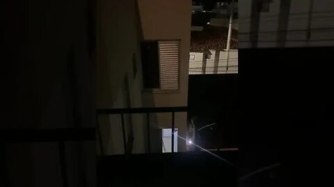 Vizinha Iolanda reclamando de manutenção em ar condicionado a noite