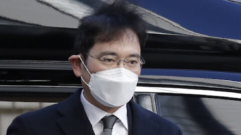 Mounting Pressure In South Korea For President To Pardon Samsung Heir