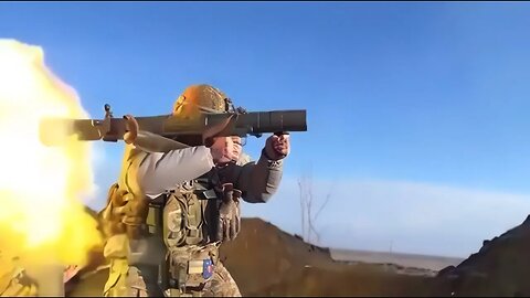🔴 Ukrainian Soldiers Target Russian Positions With Carl Gustav Launcher In Bakhmut