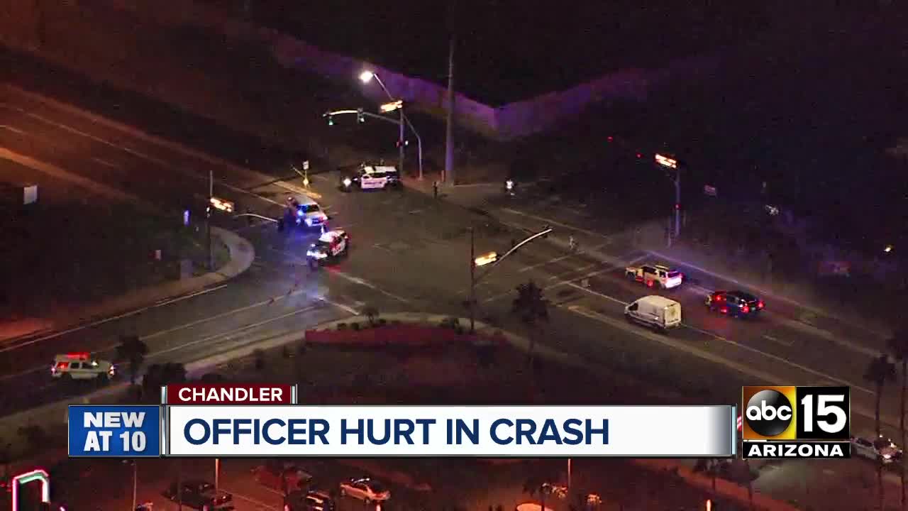 Chandler officer injured after crashing into pole to avoid another car