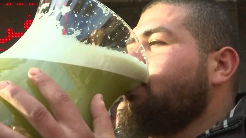 Juice bar challenges customers to drink a gallon of popular beverage in Egypt