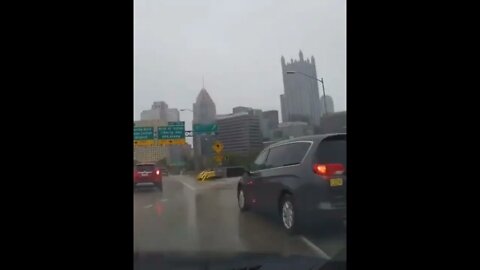 Stupid minivan driver doesn't want to exit #dashcamvideos