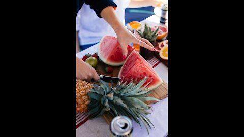 Watermelon cutting art