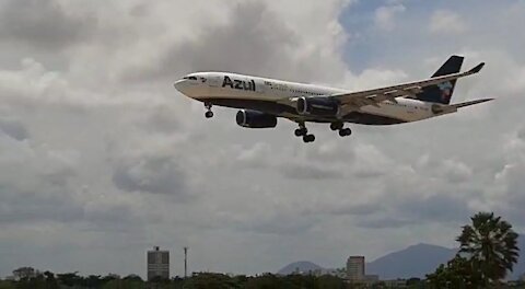 Airbus A330 PR-AIZ en approche finale avant d'atterrir à Fortaleza depuis Campinas