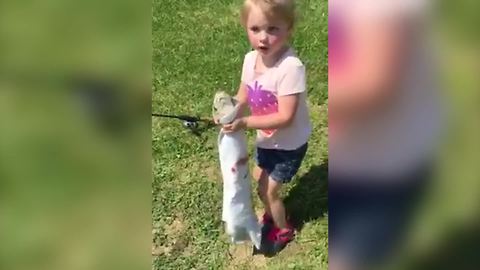 Tot Girl Gives The Fish She Caught A Kiss Because She Thinks That It’s Cute