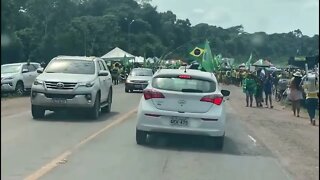 Protestos em estradas ganham volume com feriado de finados. Veja as imagens