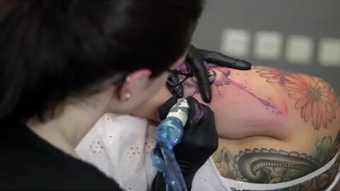 GETTING HER FIRST TATTOO AT THE TATTOO ARTIST! - #tattooartist #tattoo #femaletattooartist #howto