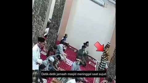 Detik Detik Jamaah Masjid Meninggal Saat Shalat