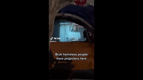 Homeless Man Bumps Lil Durk in a Tent😱😭