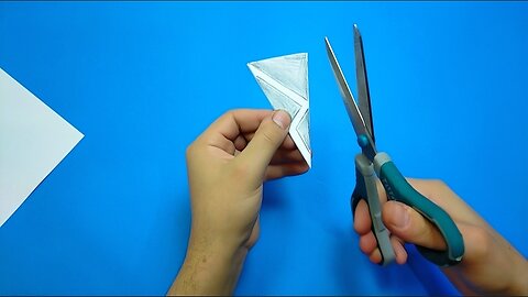 An easy idea to cut paper in the shape of a star / Different ideas for decorating the wall