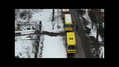 🇺🇦Graphic War🔥Fleeing Families Sumy, Ukraine 35 Buses are Going to Safety Green Corridor #Shorts