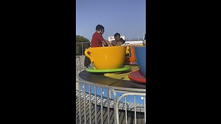 Dad ruins little girls first fair ride.