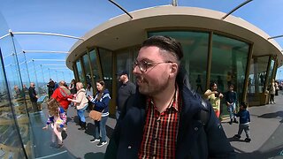 Virtual Tour of the Space Needle (360/VR)