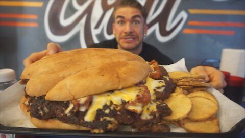 CHEESEBURGER CHALLENGE | VIRAL TEXAS FOOD CHALLENGE | Fatty's Grill | Man Vs Food