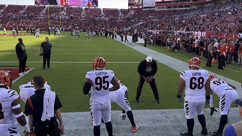 Cincinnati Bengals DL warm-up drills @ Tampa Bay Buccaneers (12-18-22)