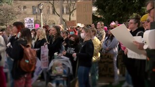 Hundreds gather for abortions right rally in downtown Milwaukee