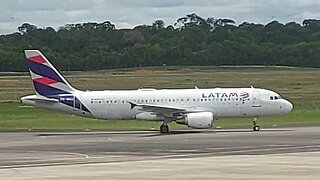 Embraer 195 PR-AYL vindo de São Gabriel da Cachoeira,Airbus A320 PR-MHR vindo de Porto Velho