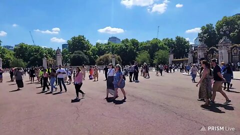 changing of the guards Buckingham Palace #buckinghampalace