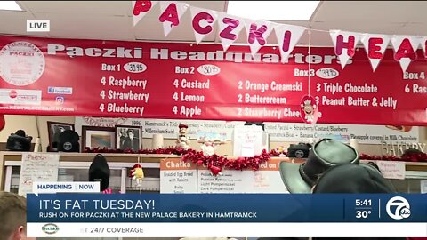 Metro Detroiters wait in line for Paczki