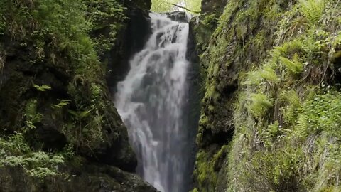 1 hours of Relaxing sound of a flowing river for Fast falling asleep,Relaxation.White Noise.