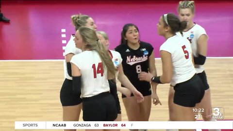 NU Volleyball Advances To Sweet 16