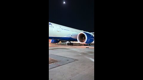 Delta Air under tow
