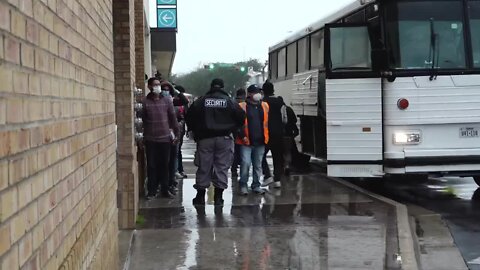 Patriot News Outlet | Shocking Footage Shows Mass Release Of Single Adult Illegals Into U.S.