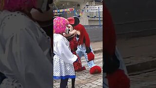 DANÇANDO NA PRAÇA COM FOFÃO, PATATI, MINNIE MOUSE E PALHACINHA PARA ALEGRIA DAS CRIANÇAS, LIKE