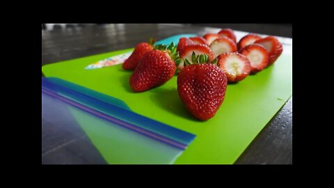 How to Freeze Strawberries; Food Preservation