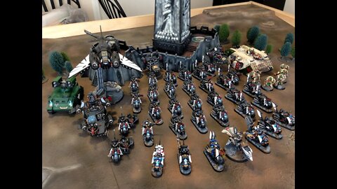 Faust talks, I am painting some Warhammer 40,000 Dark Angels Raven winged second company bike squads